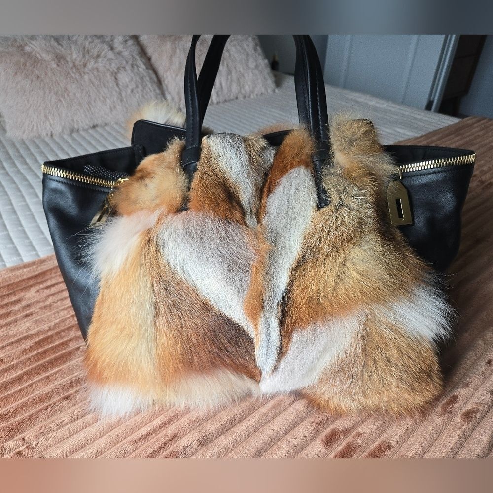 Ferragamo Leather Fur Verve Tote Authentic - Picture 4 of 17